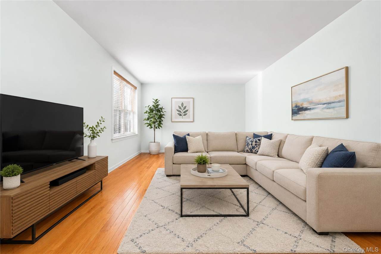 27-10 Parsons Boulevard - Photo 1