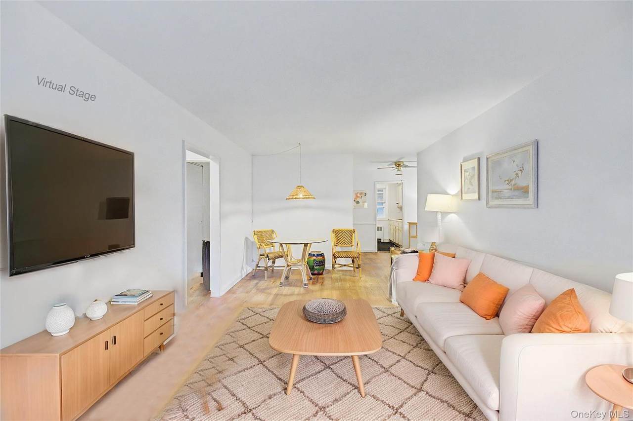 226-15 Kingsbury Avenue - Photo 1