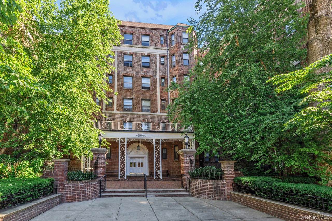 84-51 Beverly Road - Photo 1