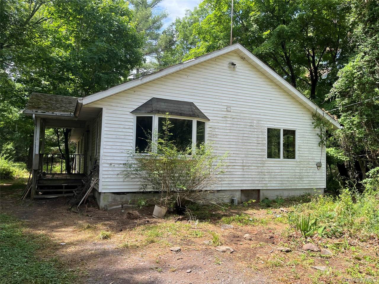 1145 Glasco Turnpike - Photo 1
