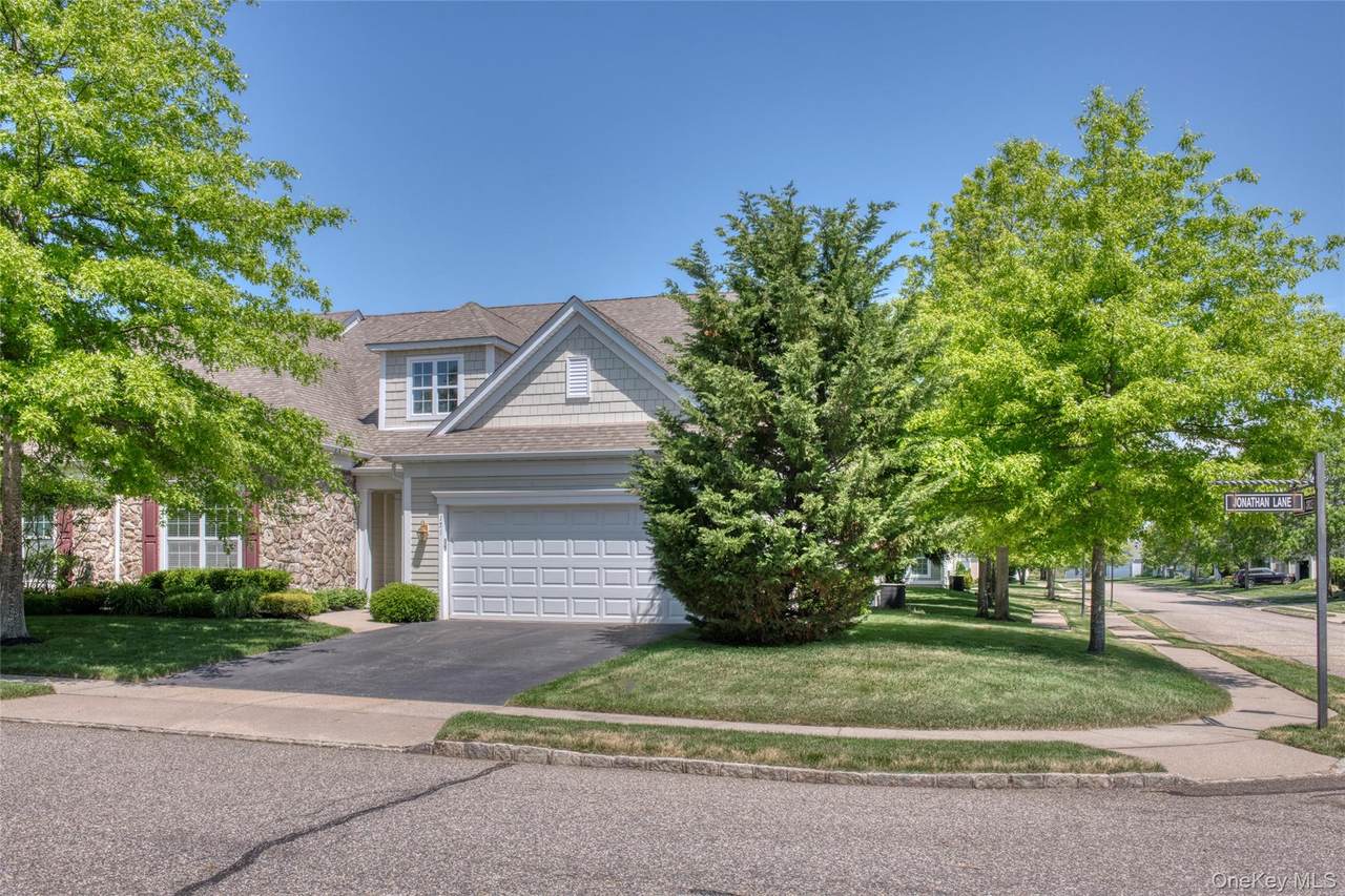 171 Jonathan Lane - Photo 1