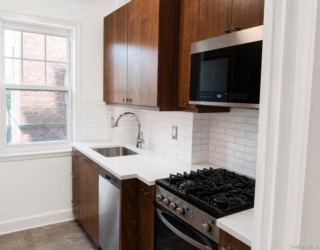 120 Cabrini - Photo 1