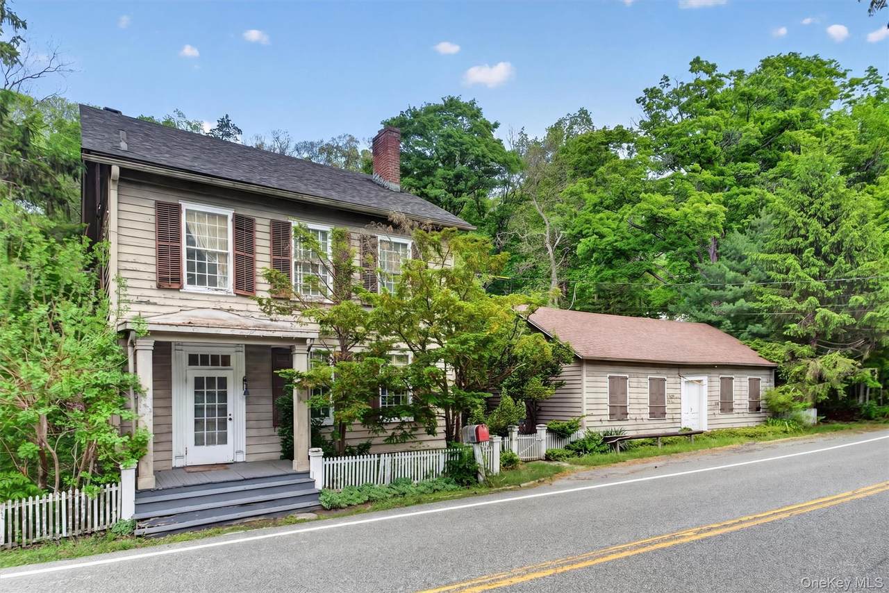 815 Craigville Road - Photo 1