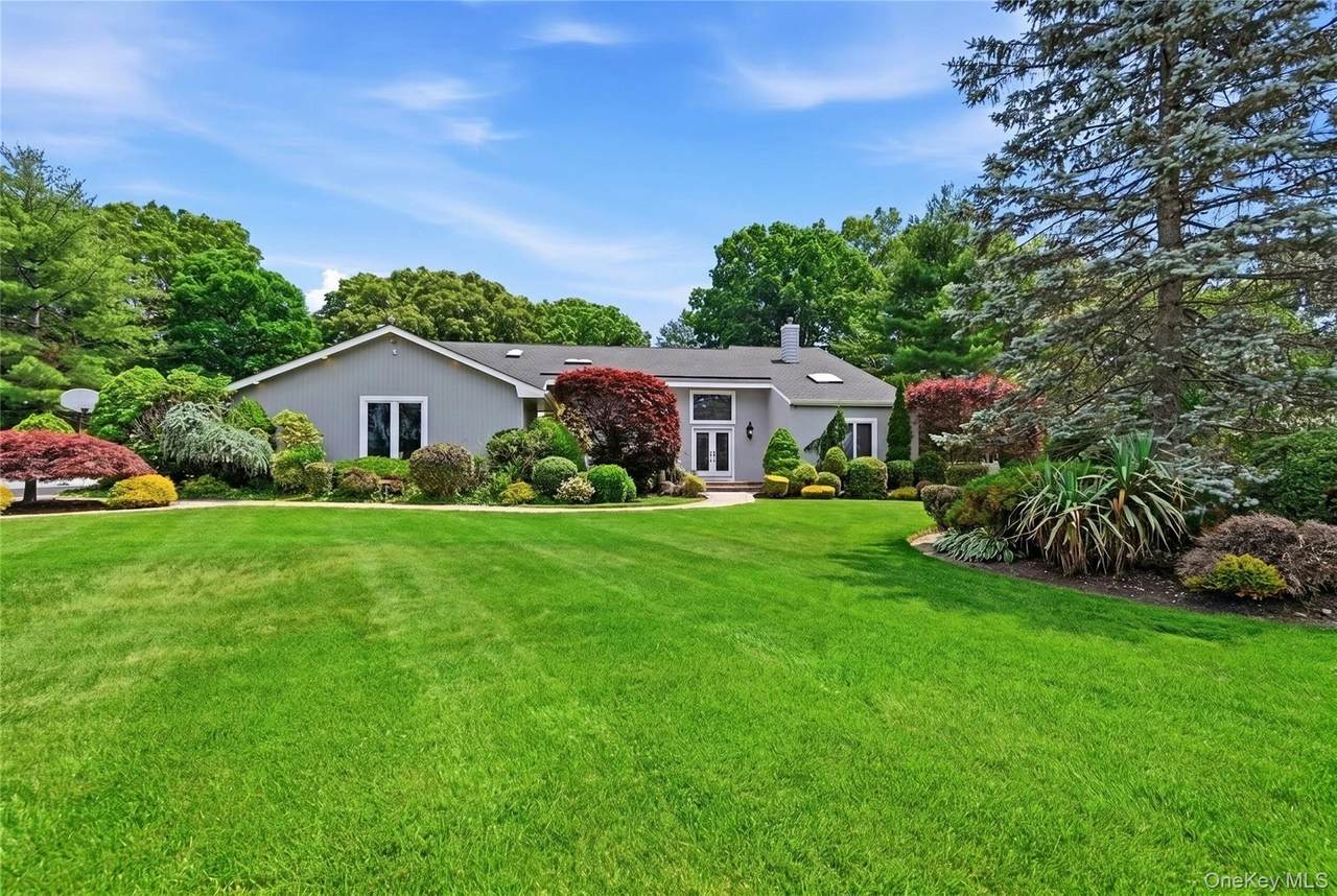 4 Laurelwood Court - Photo 1
