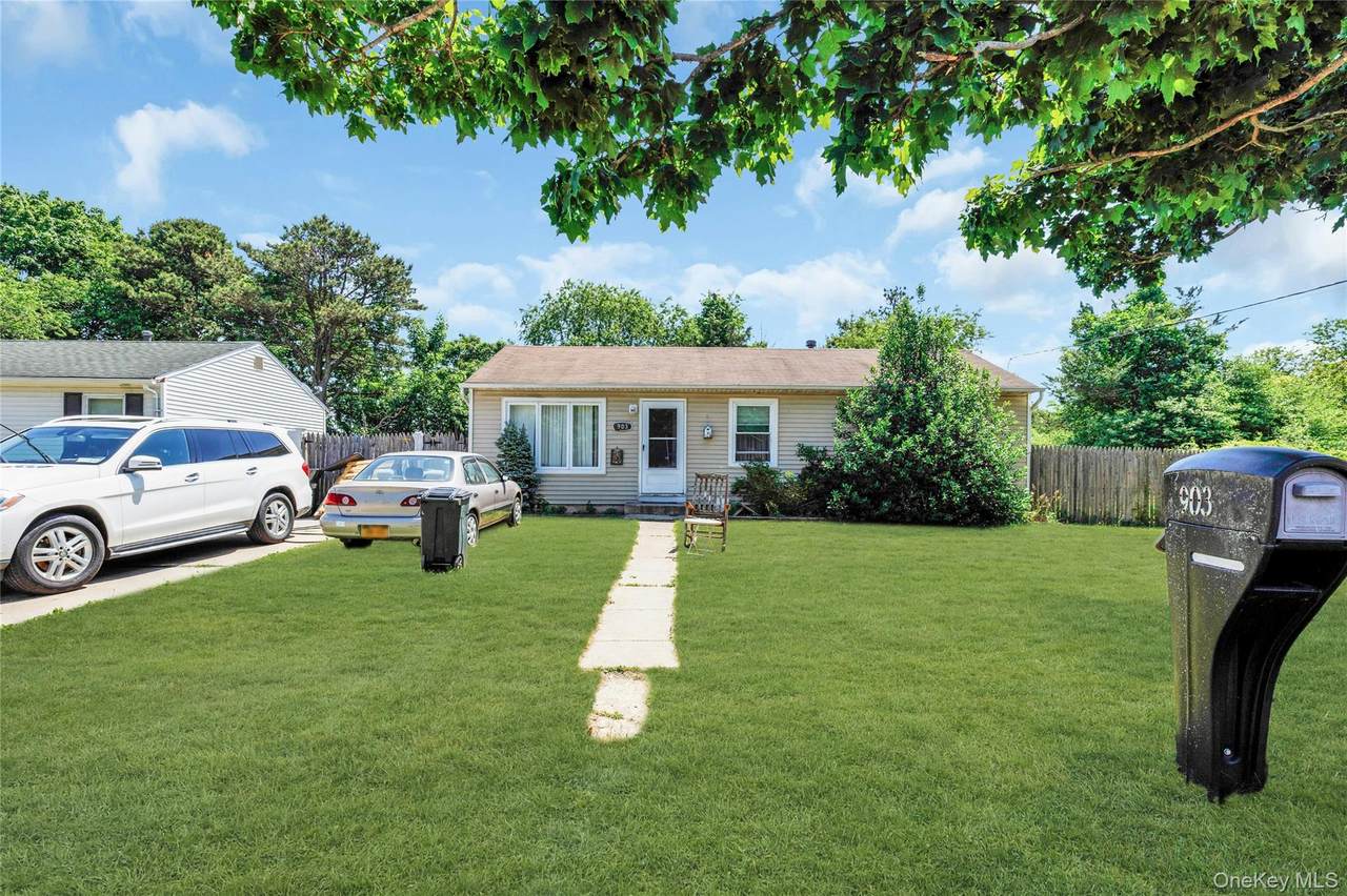 903 Provost Avenue - Photo 1
