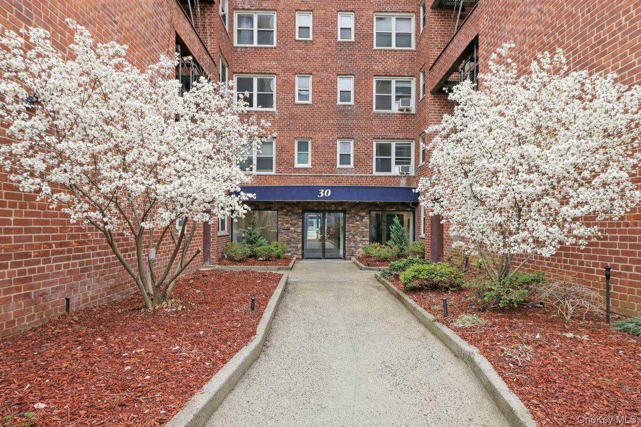 30 Broadway - Photo 1