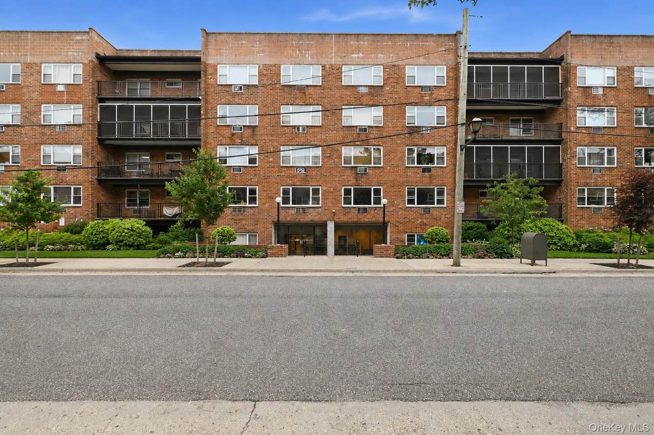 101 Lincoln Avenue - Photo 1