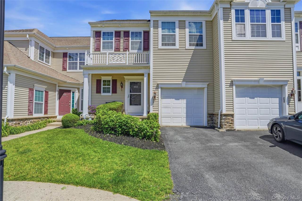 6 Bainbridge Place - Photo 1