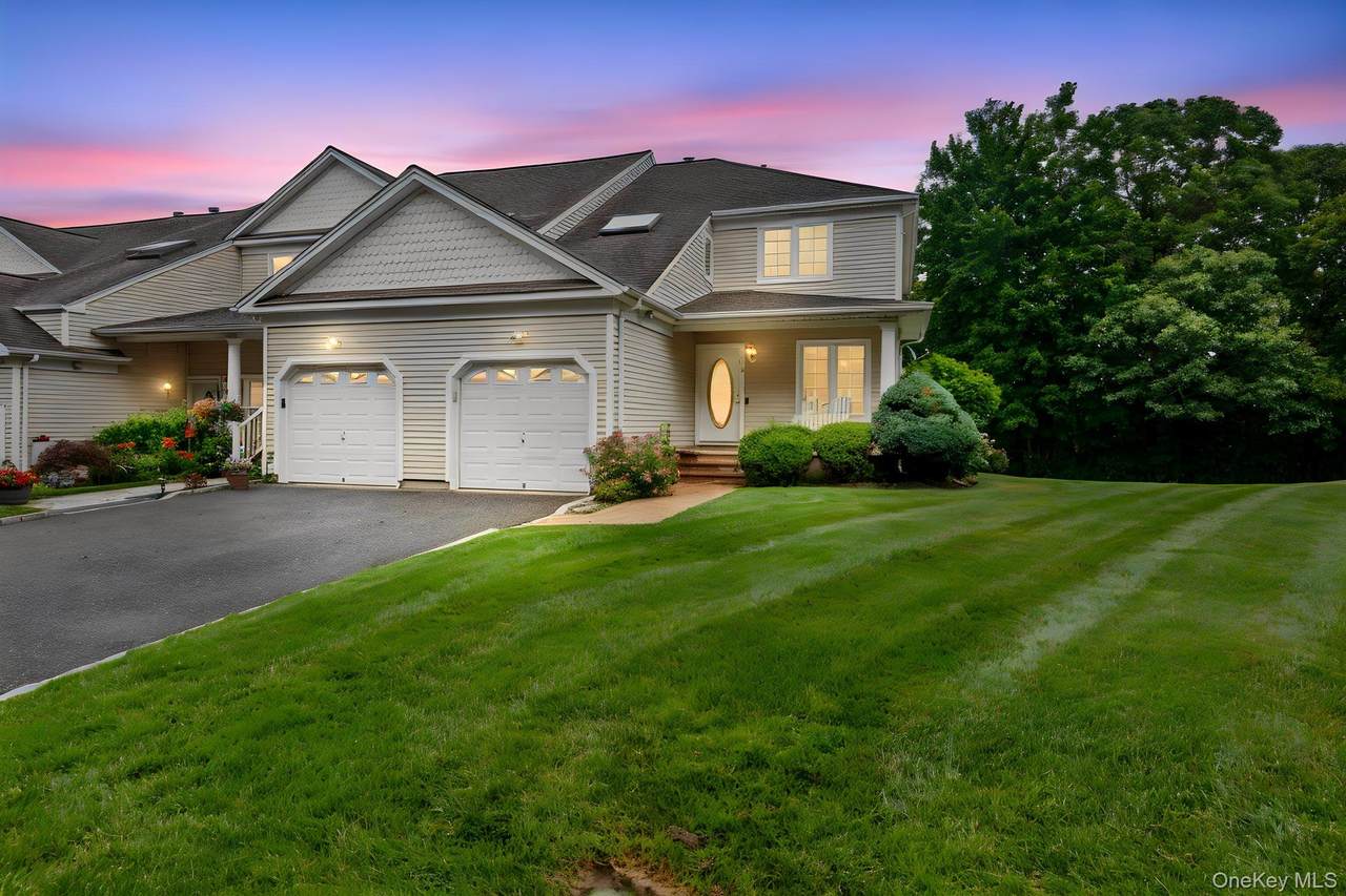 16 Lindbergh Circle - Photo 1