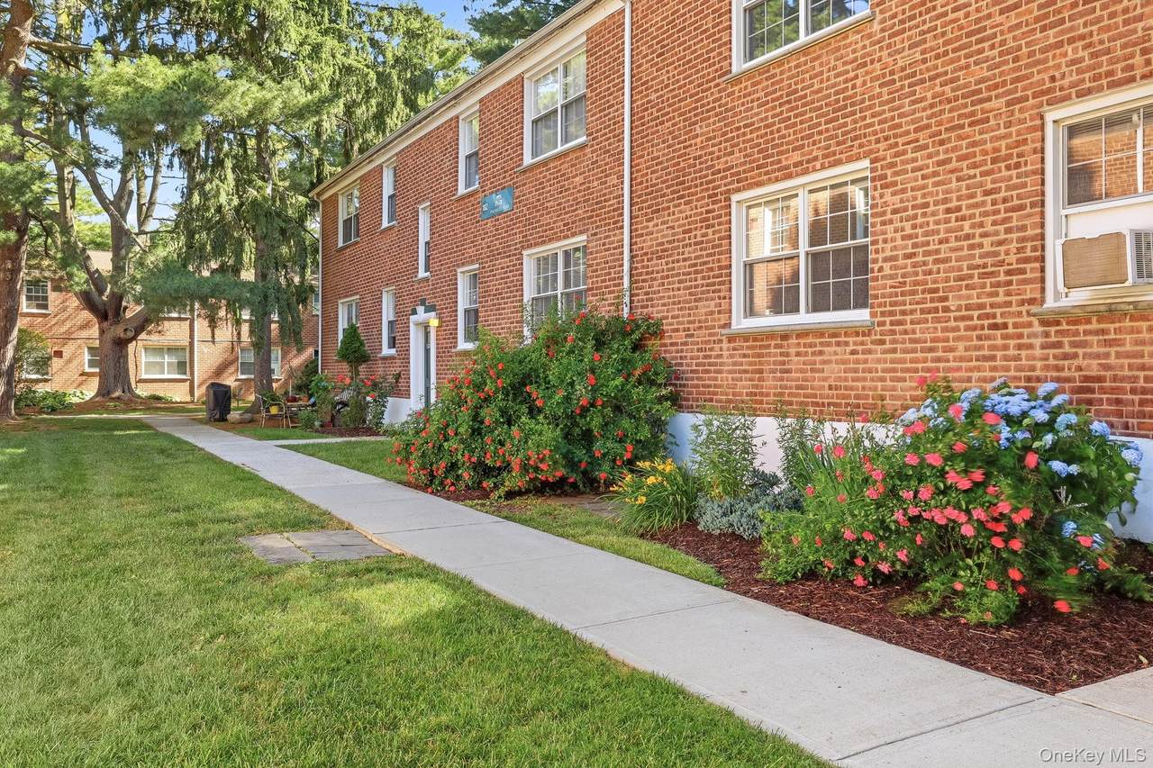 182 Pinewood Road - Photo 1