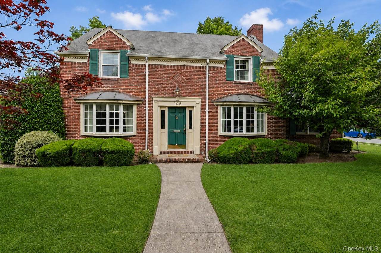 105 Stewart Avenue - Photo 1