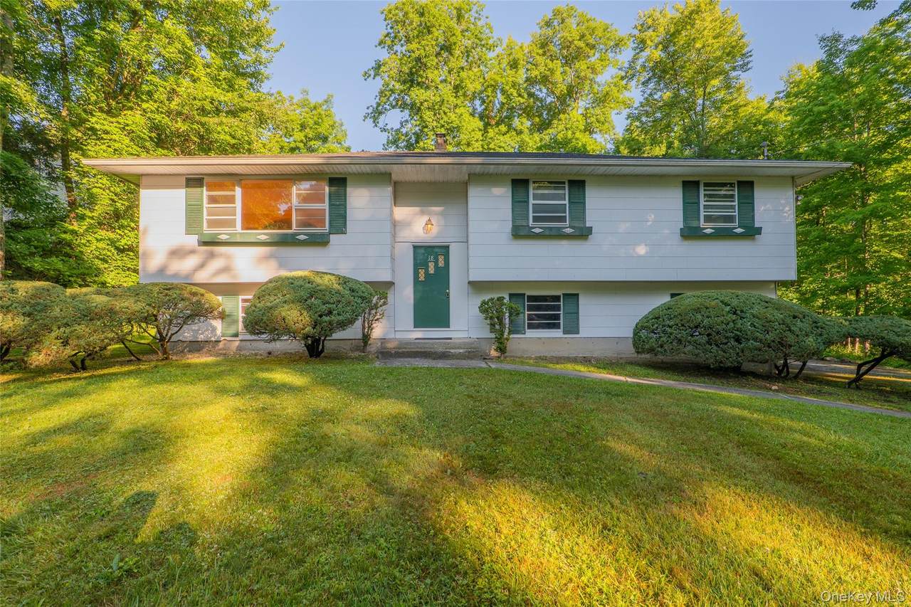 18 Sheryl Lane - Photo 1