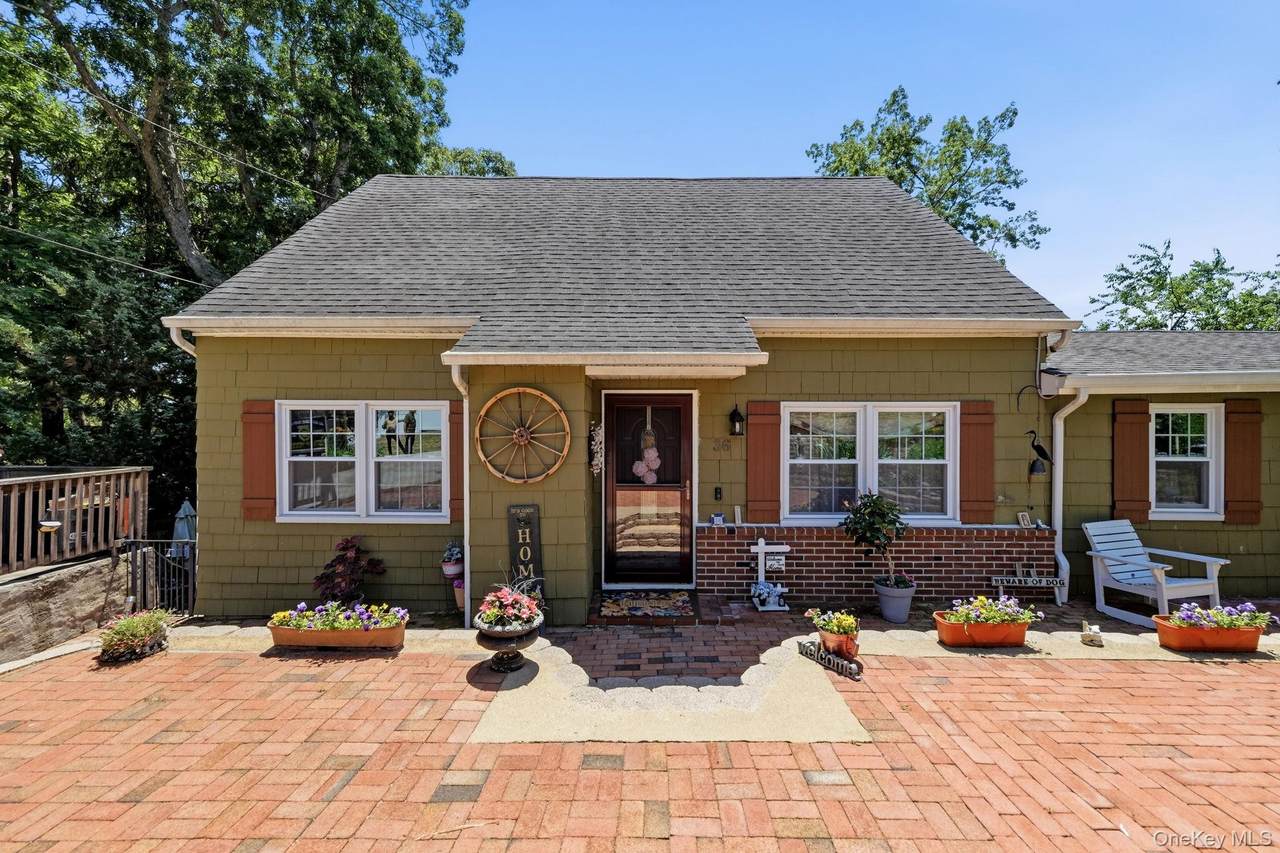 36 Sayville Road - Photo 1