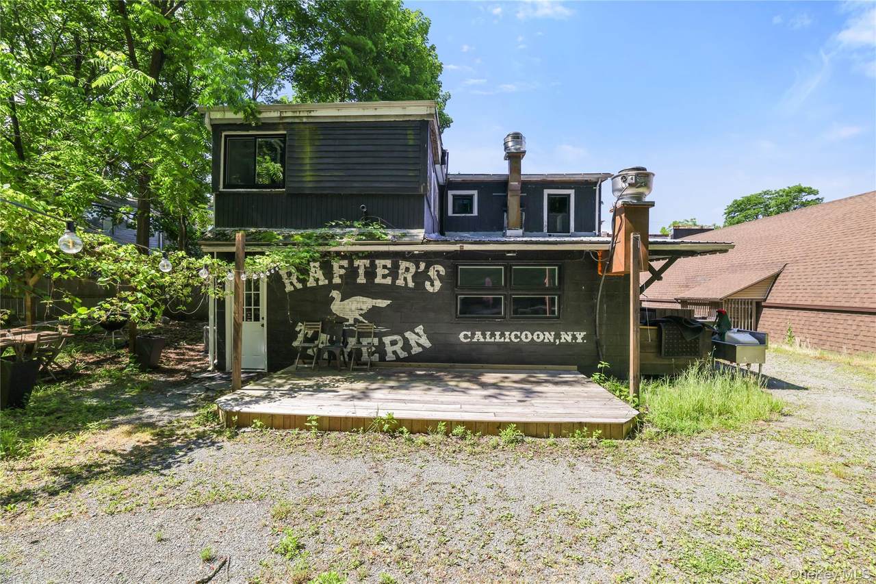 28 Upper Main Street - Photo 1
