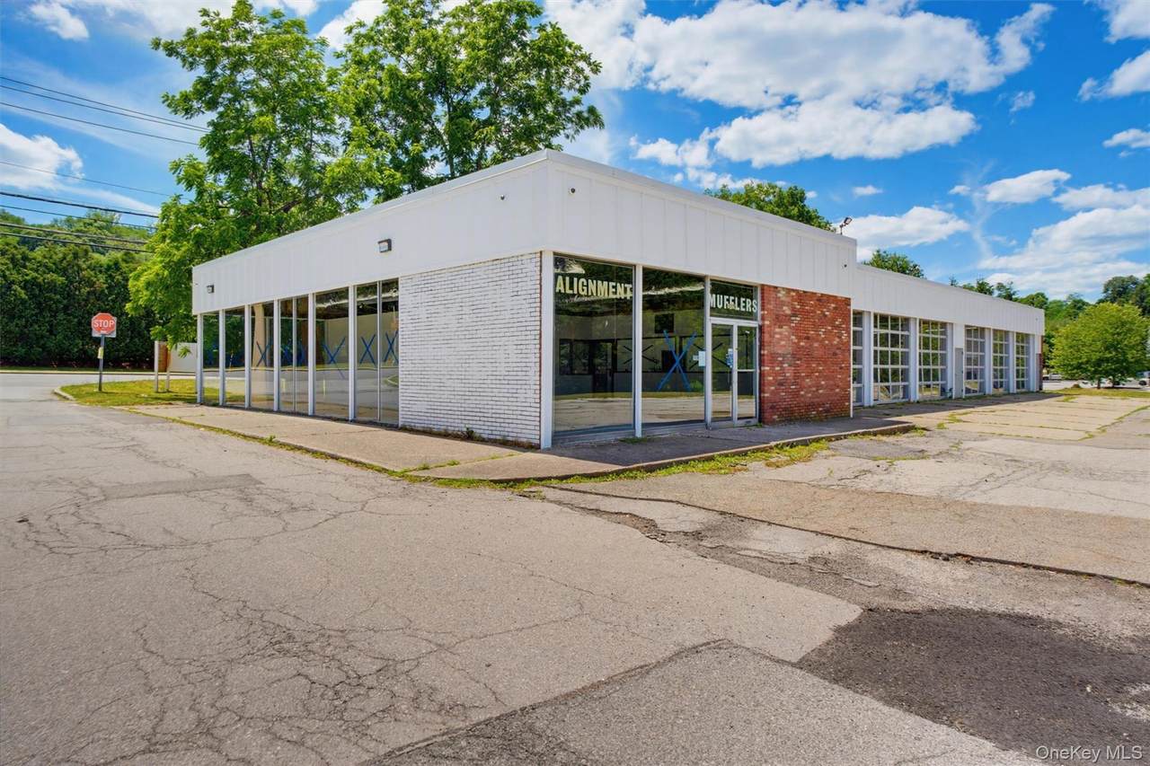 1375 East Main Street - Photo 1