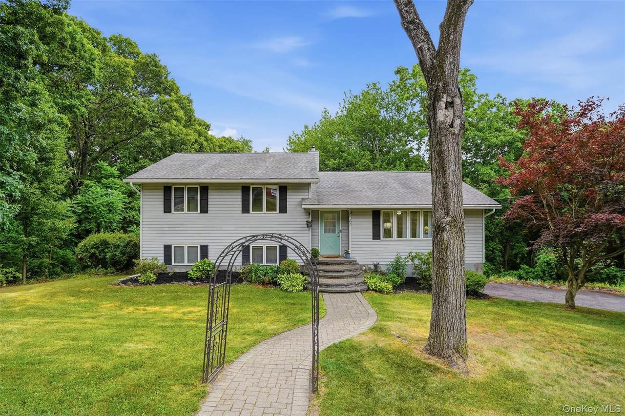 9 Roxanne Boulevard - Photo 1