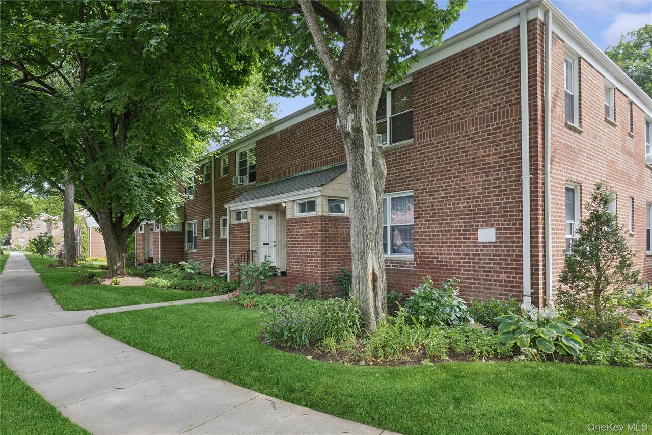 43 Edwards Street - Photo 1