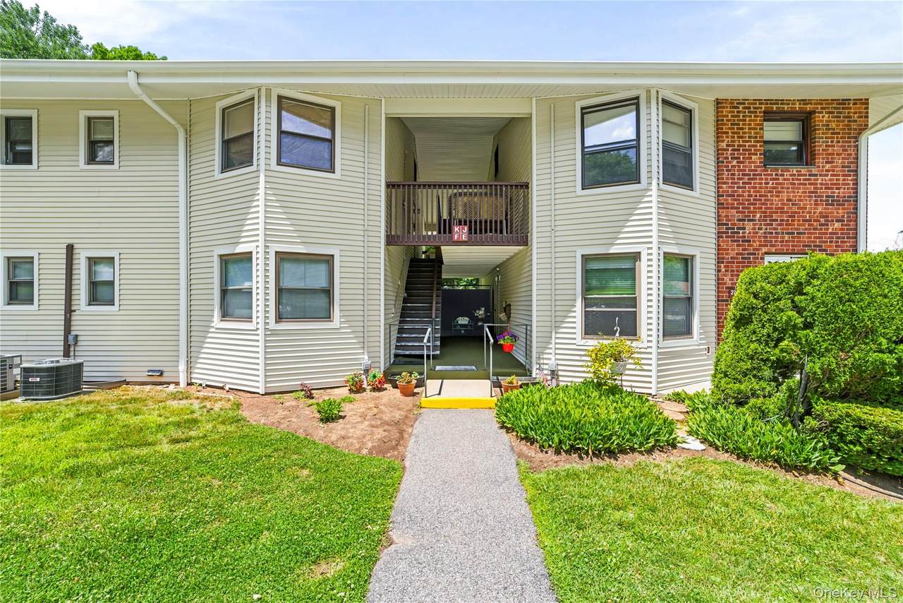 27 Walden Court - Photo 1