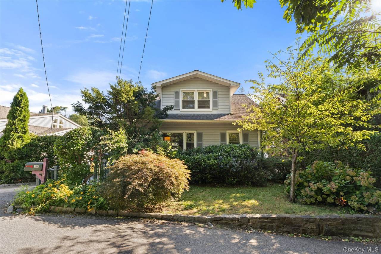 396 Farragut Avenue - Photo 1
