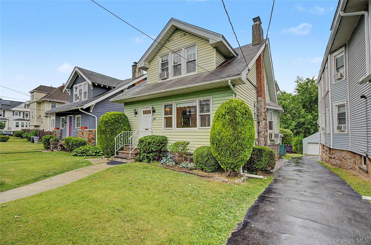 40 Dewey Avenue - Photo 1
