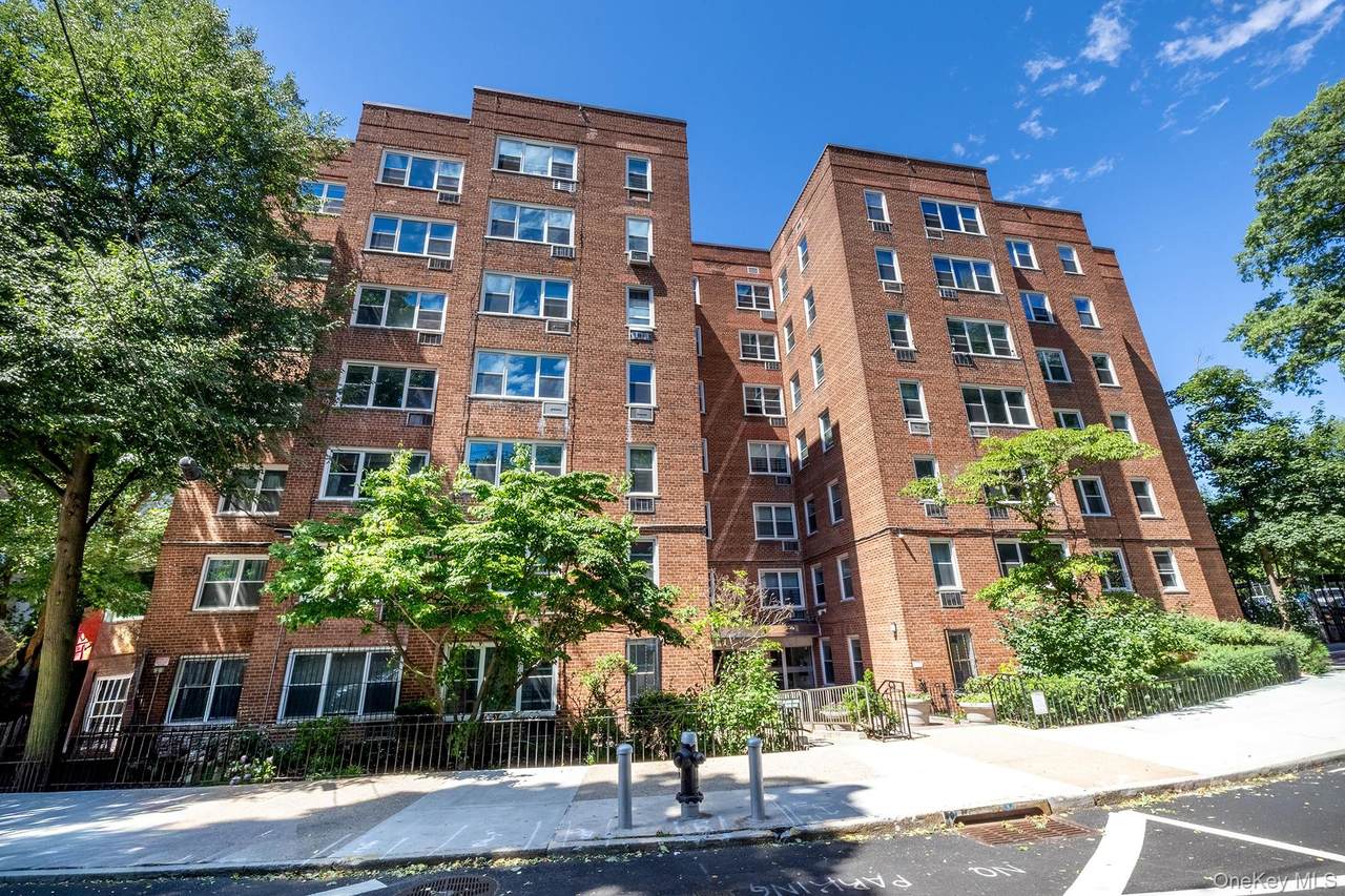 2465 Palisade Avenue - Photo 1