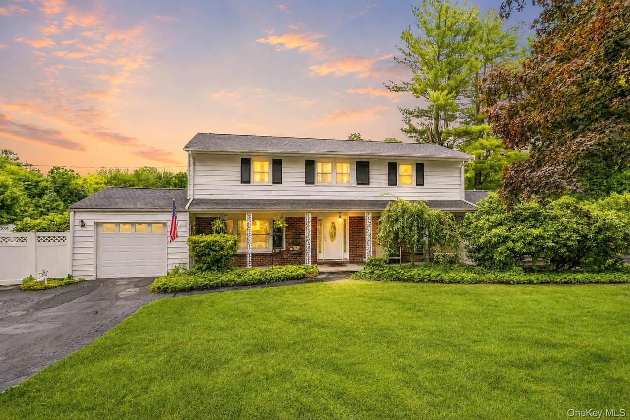2590 Darnley Place - Photo 1