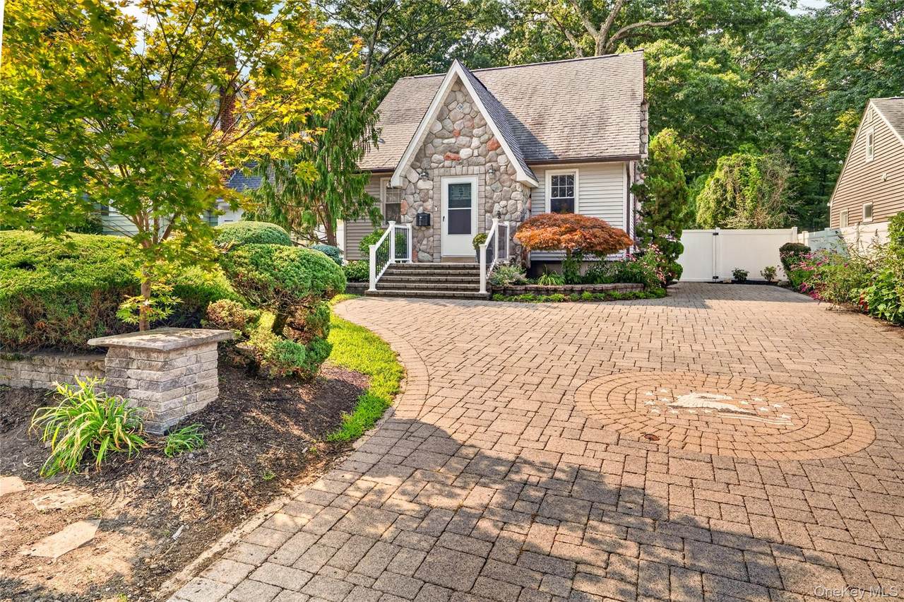 15 Palisades Avenue - Photo 1