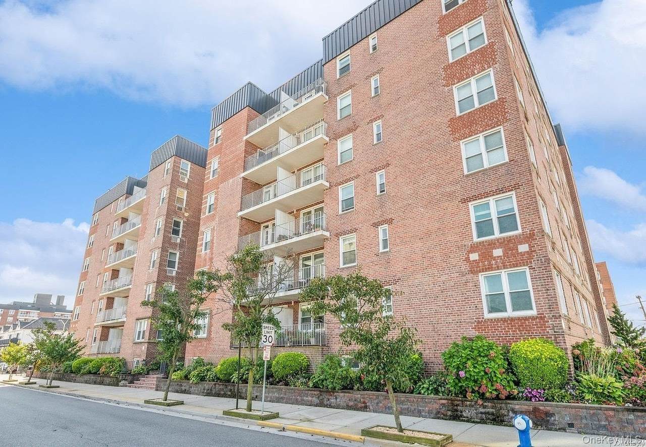 210 E Broadway - Photo 1