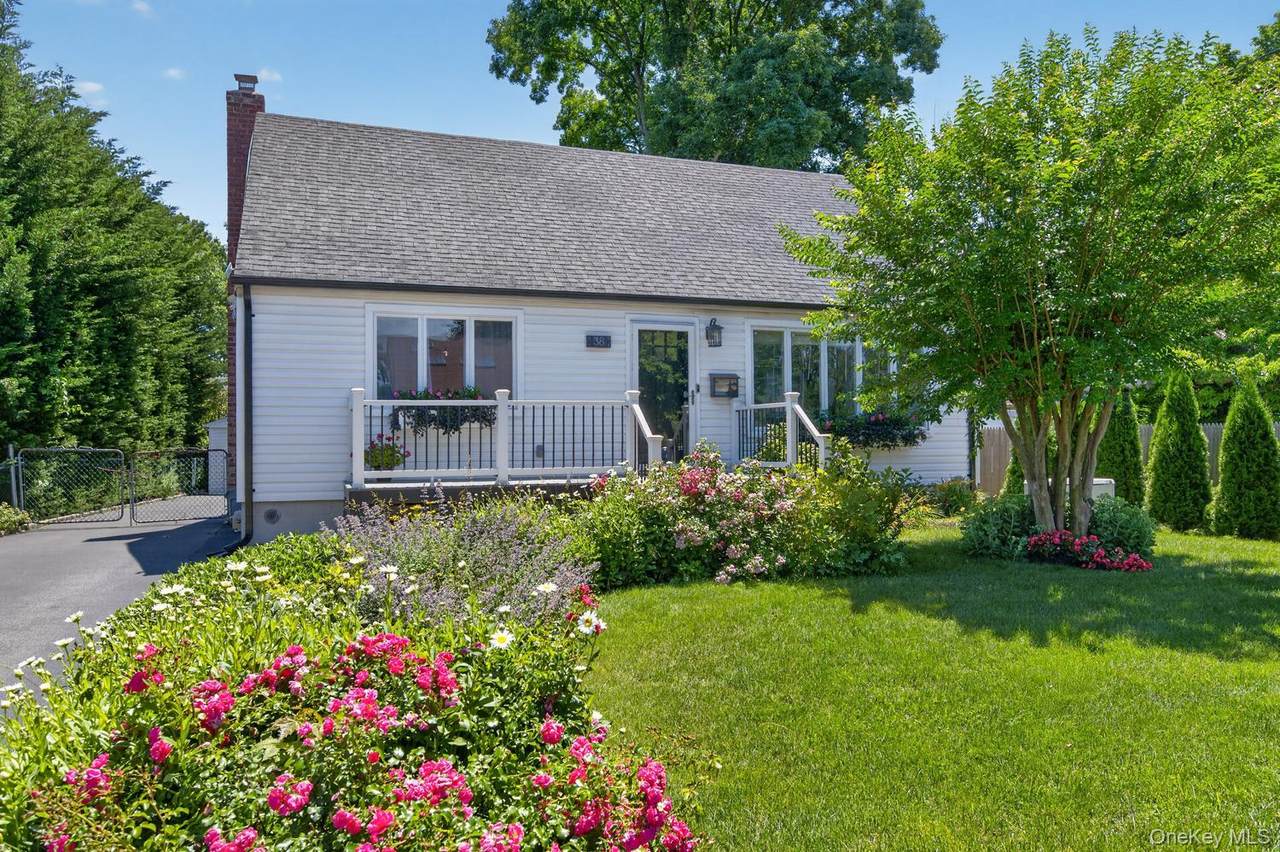38 Oakwood Street - Photo 1