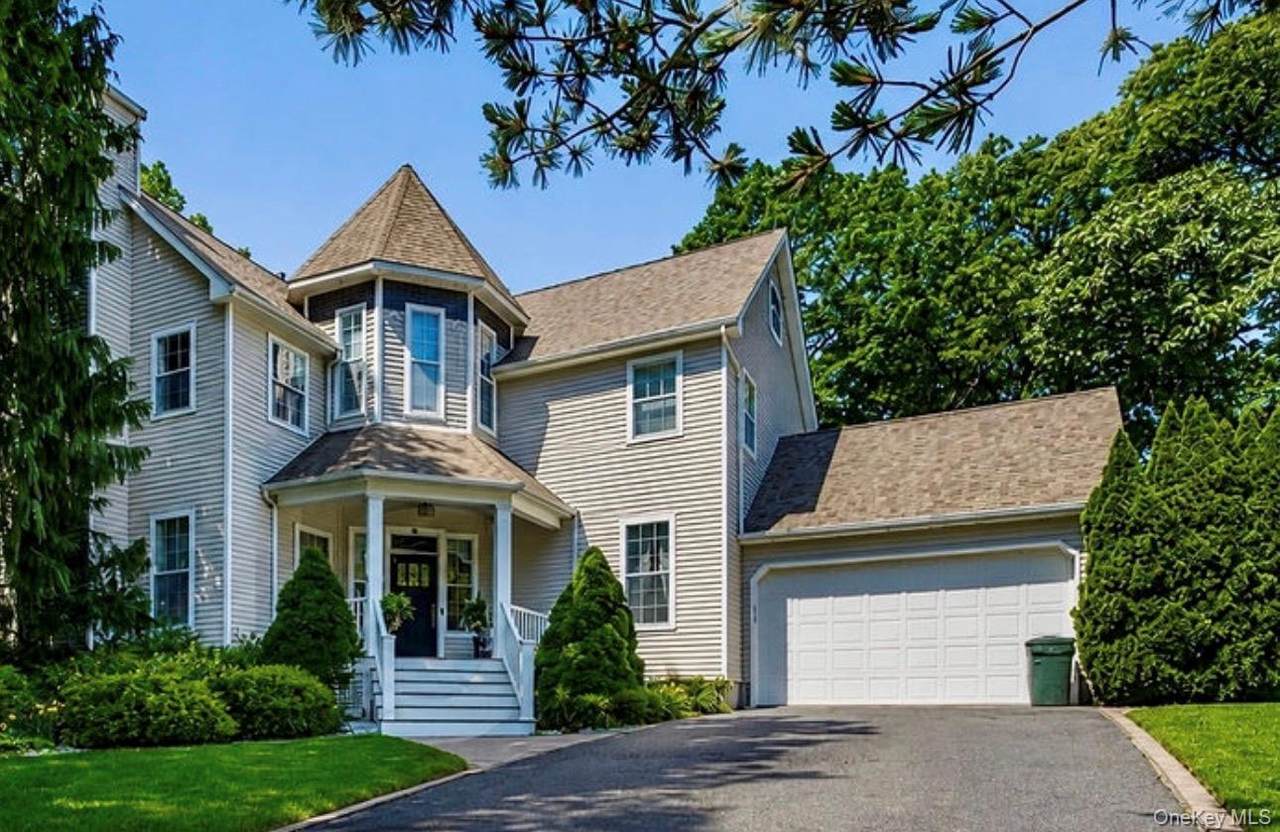 10 Chapel Hill Road - Photo 1