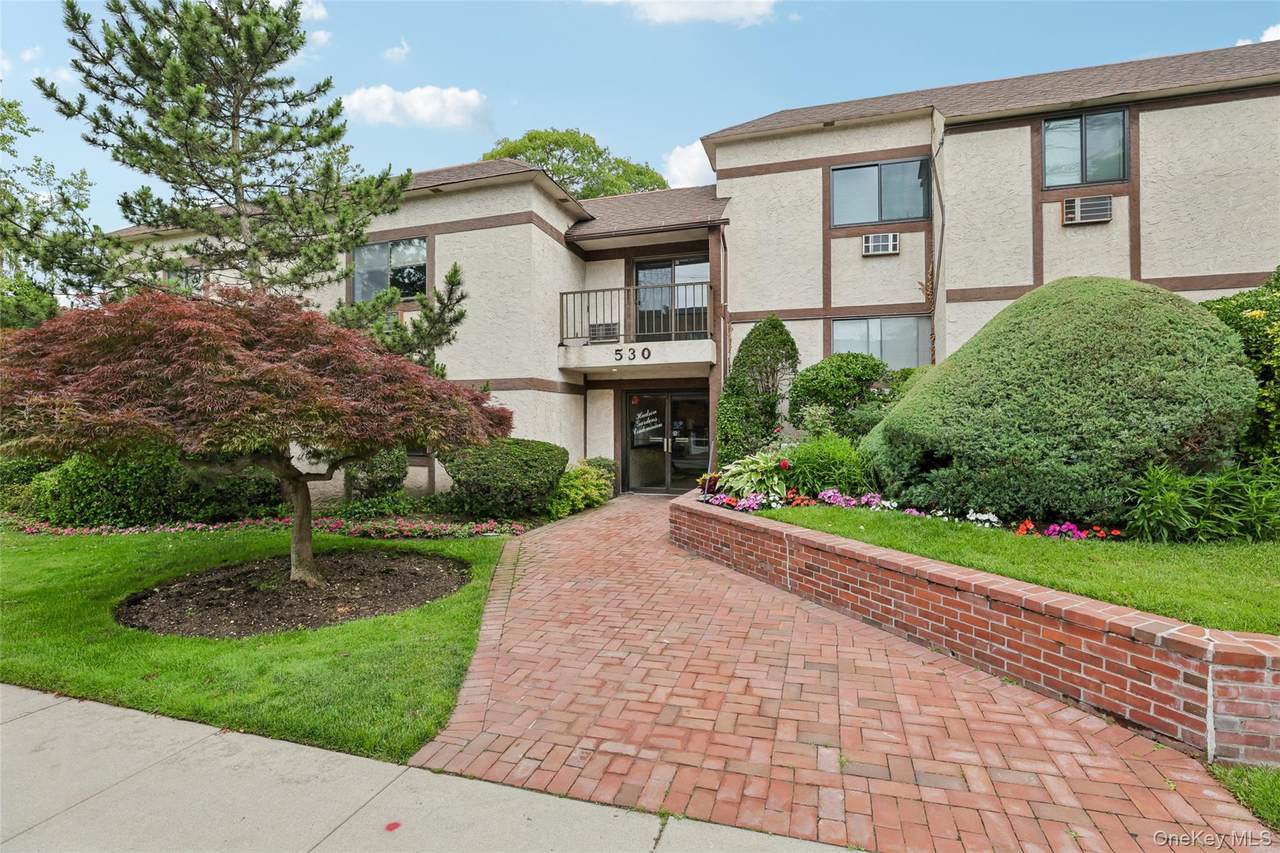 530 Hudson Avenue - Photo 1