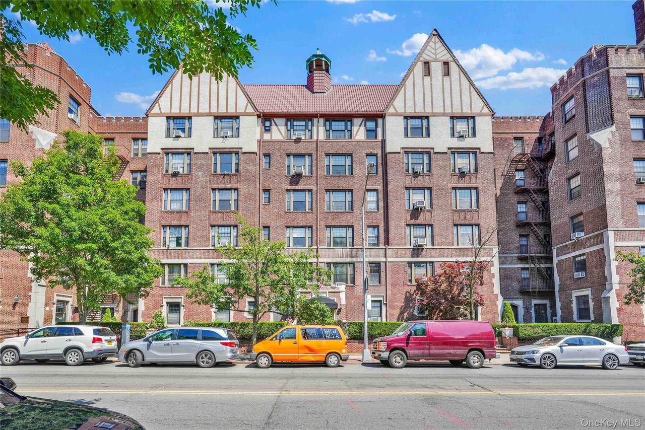 109-14 Ascan Avenue - Photo 1