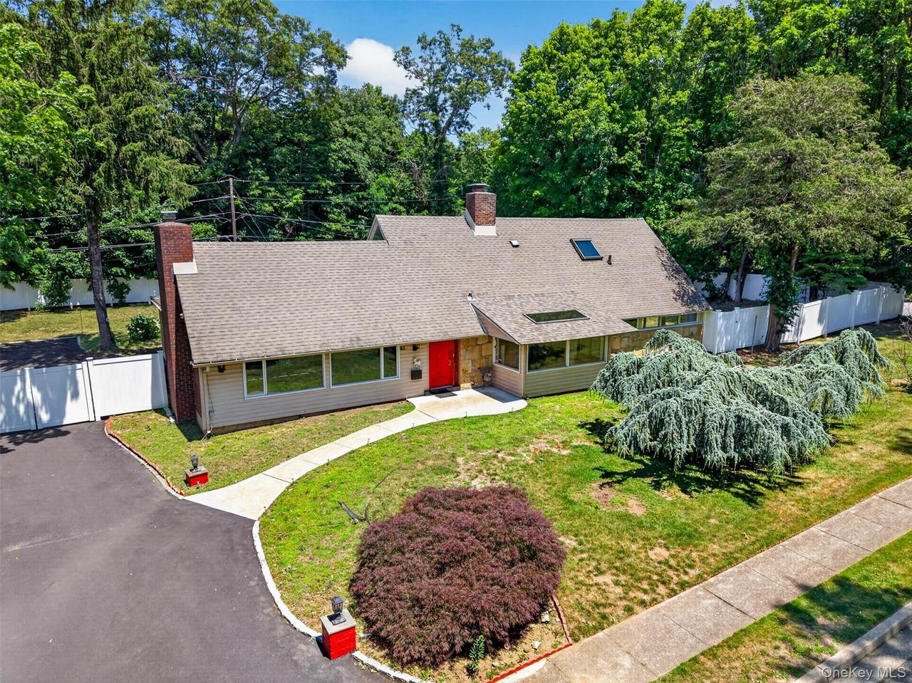 81 Carriage Lane - Photo 1