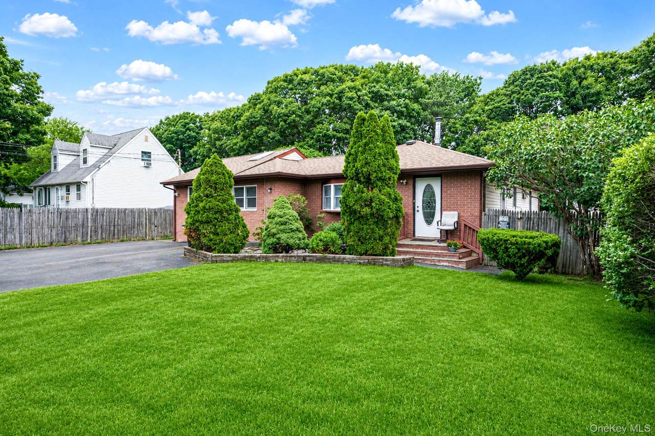 119 Chanel Drive - Photo 1