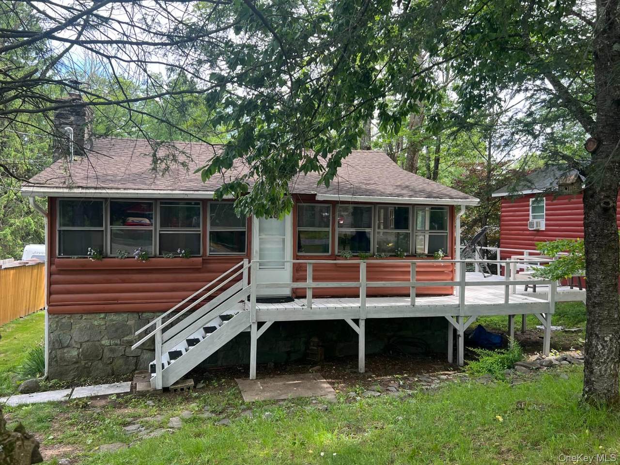 118 Thompson Place - Photo 1