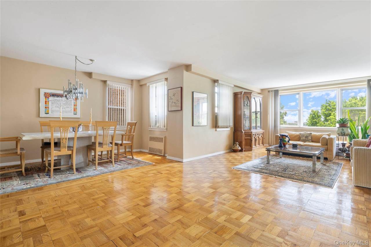3135 Johnson Avenue - Photo 1