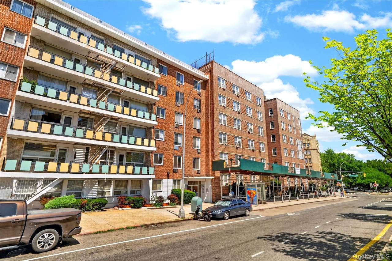 3201 Grand Concourse - Photo 1