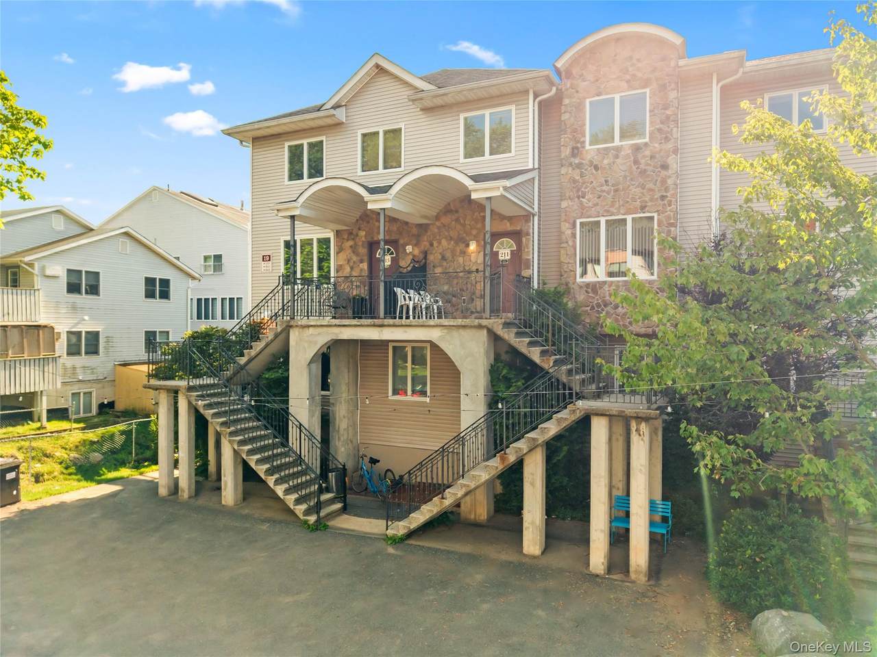 19 Phyllis Terrace - Photo 1