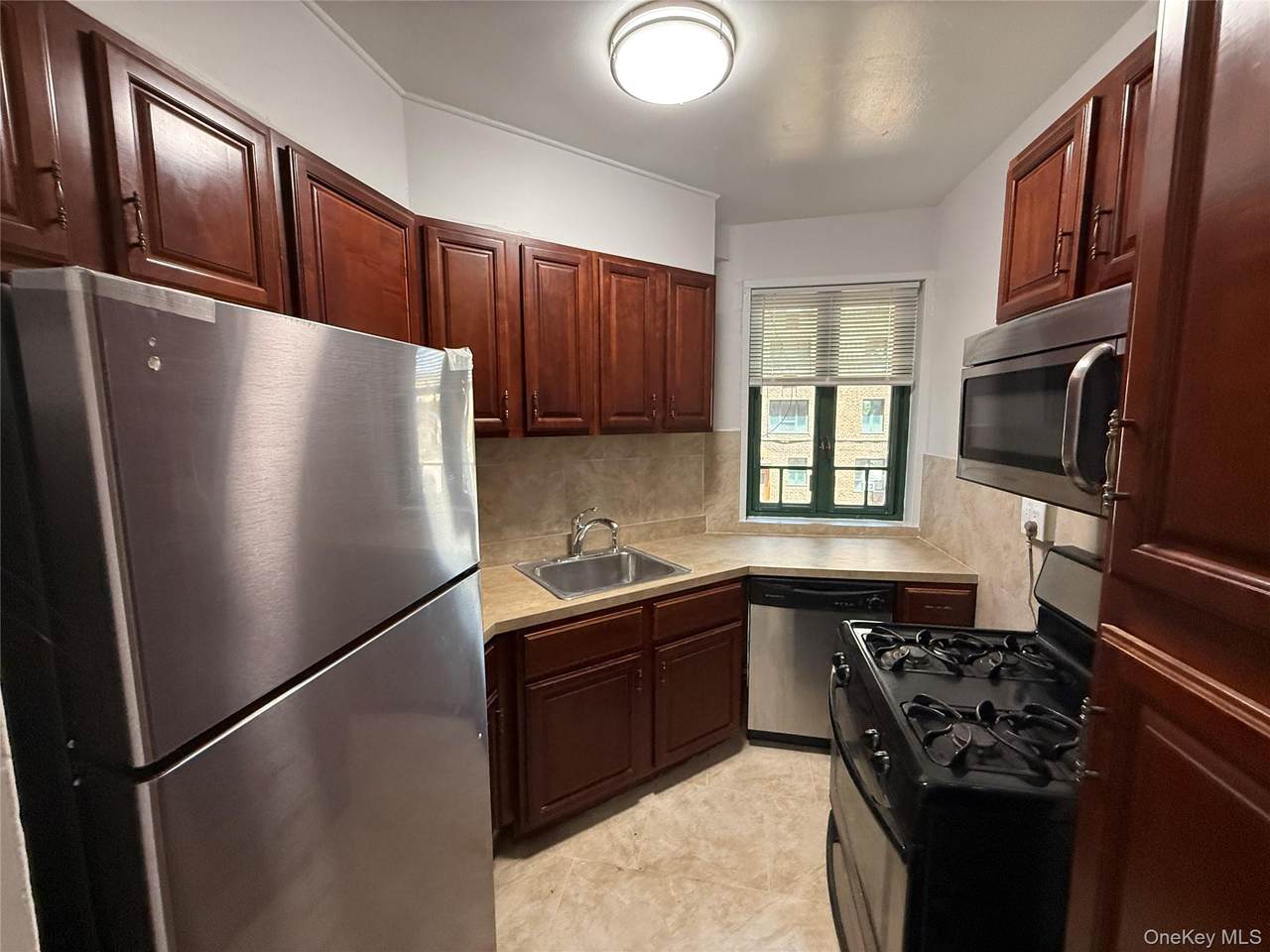 1725 Purdy Street - Photo 1
