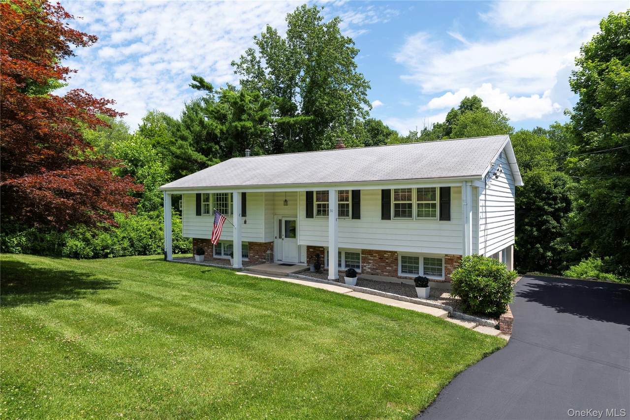 30 Ridgeview Avenue - Photo 1