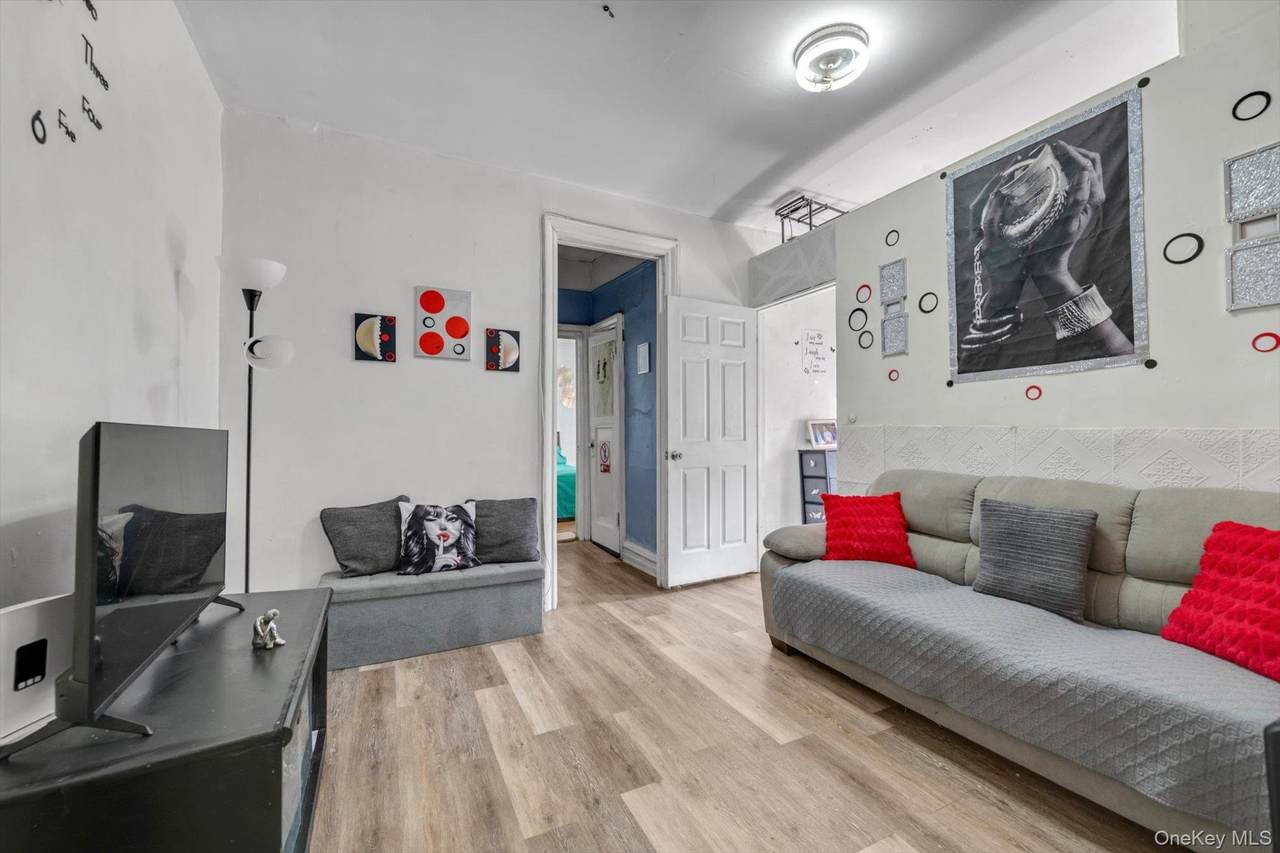 550 Fort Washington Avenue - Photo 1