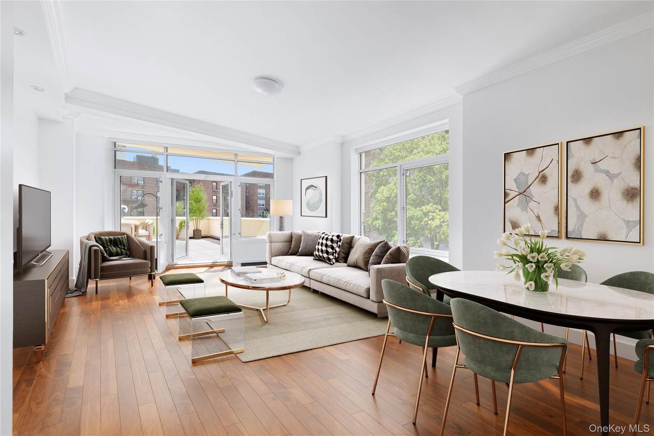 3220 Arlington Avenue - Photo 1