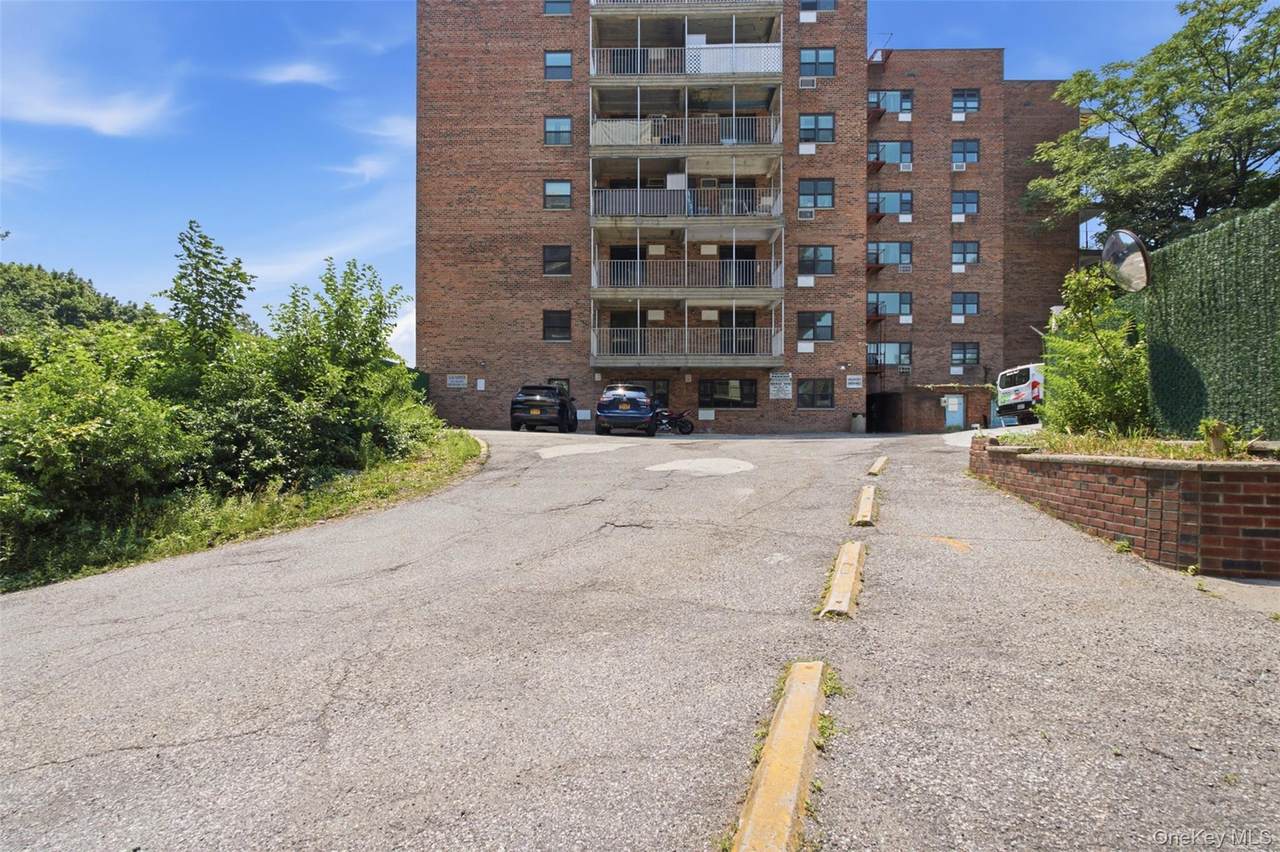 671 Bronx River Road - Photo 1