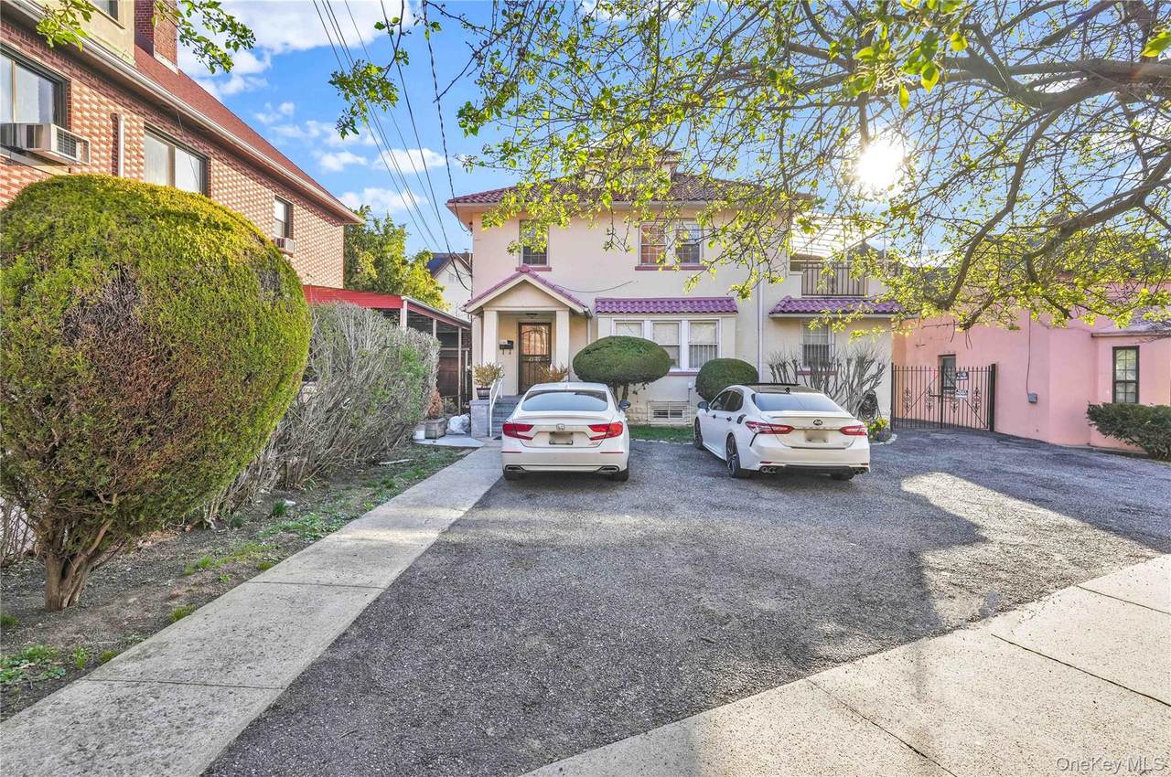 43-45 Parsons Boulevard - Photo 1
