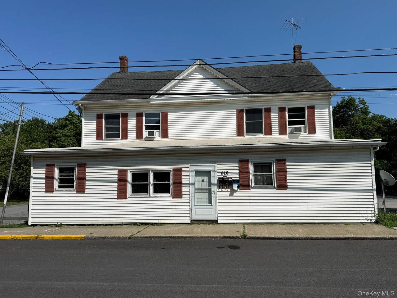 610 Tower Avenue - Photo 1
