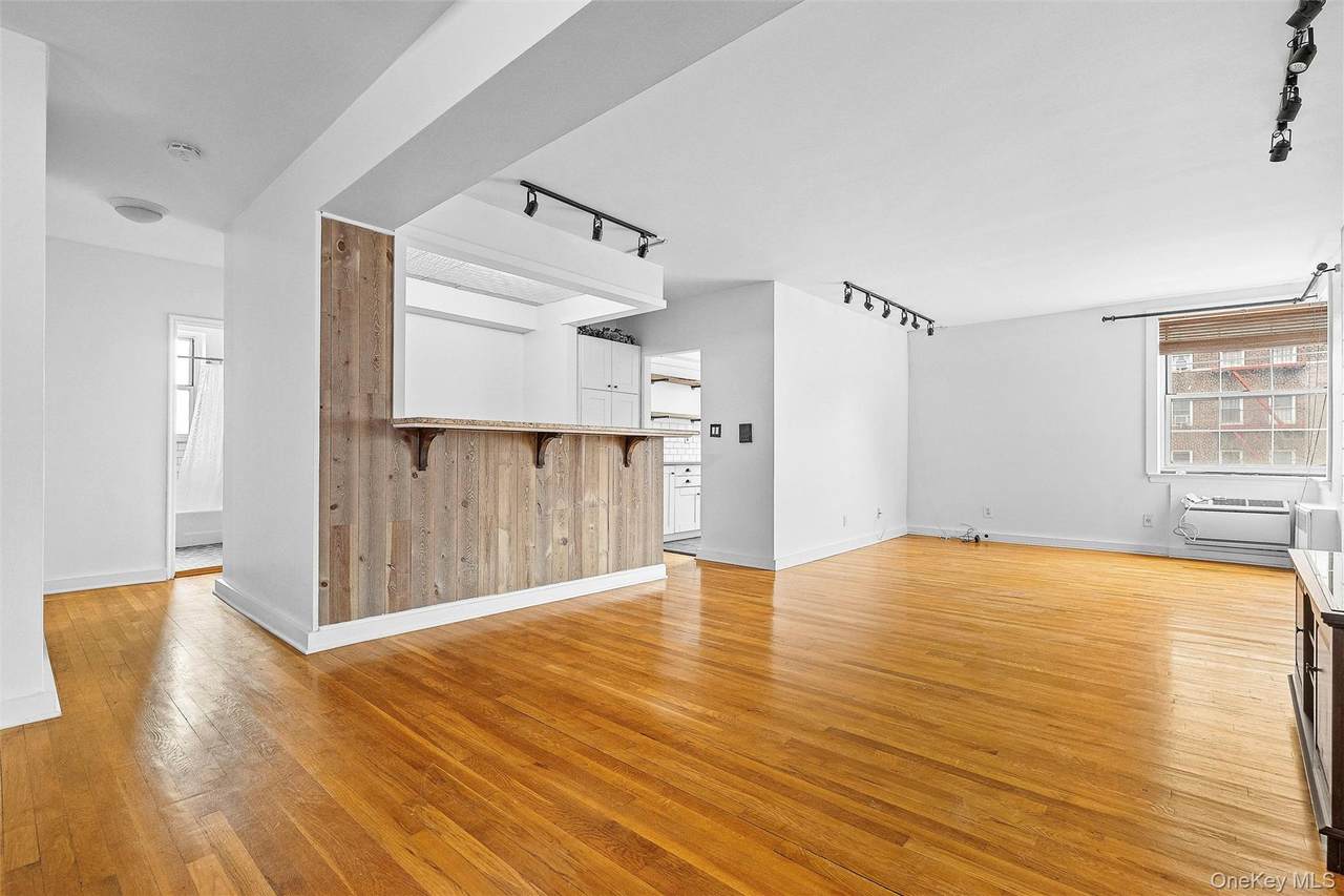 804 Bronx River Road - Photo 1