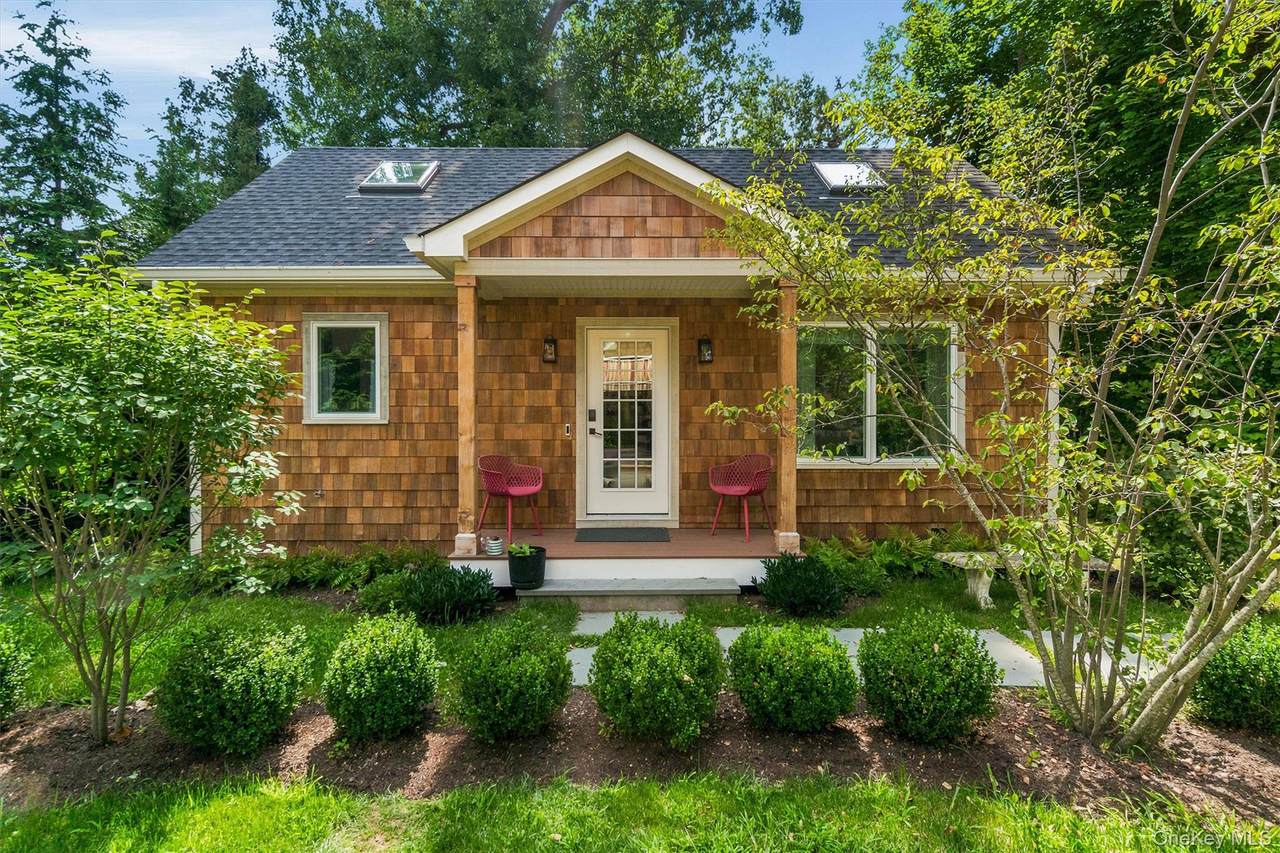 103 Hastings Avenue - Photo 1
