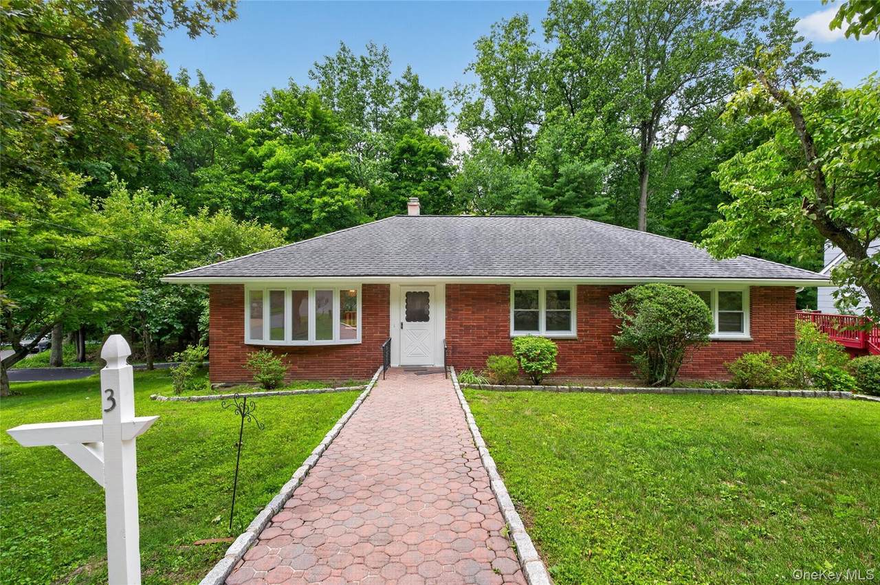 3 Greenwood Lane - Photo 1