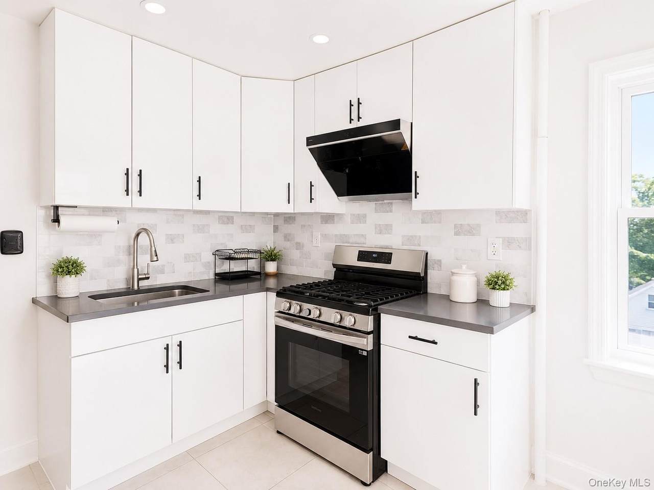 83 Lyon Place - Photo 1