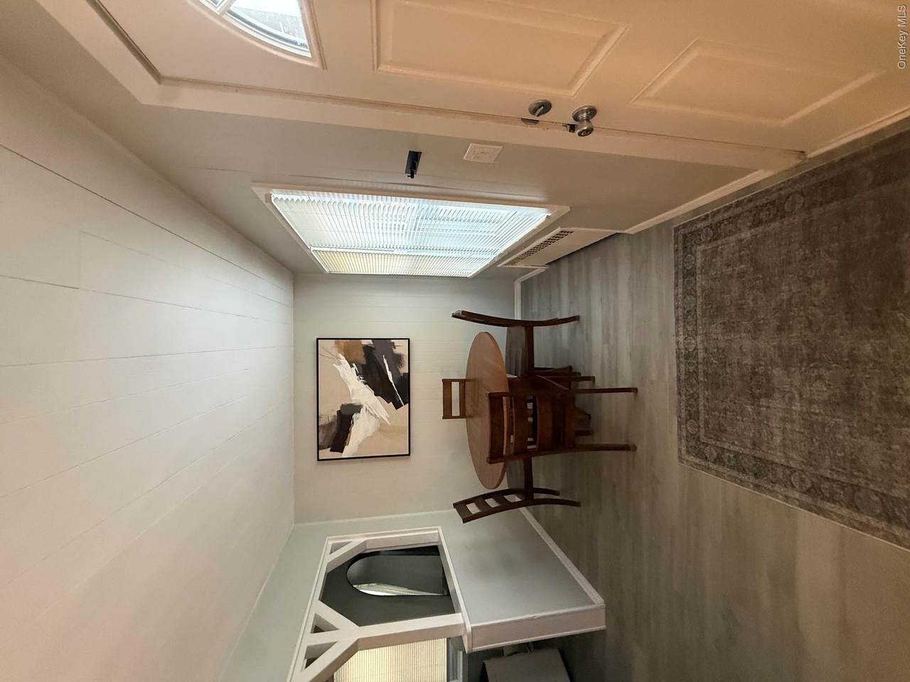27 Illinois Avenue - Photo 1